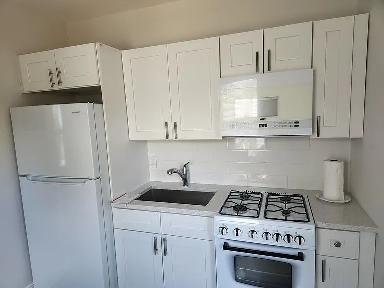 405 2nd Ave S #B — Photo 7