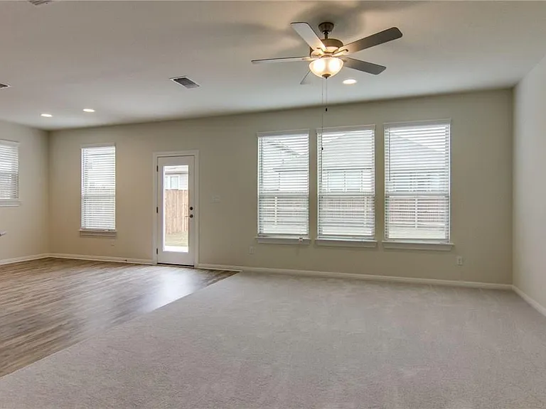 15912 Windroot St — Photo 7