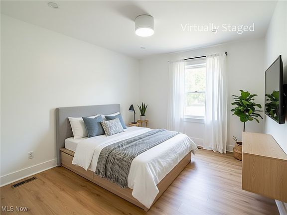 4th image of 10523 Helena Ave