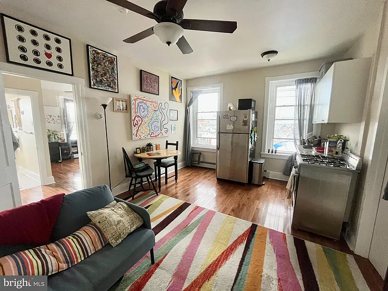 2938 W Oxford St #2R — Photo 3