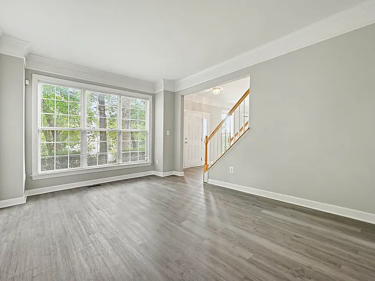 1203 Fairfax Woods Dr — Photo 7
