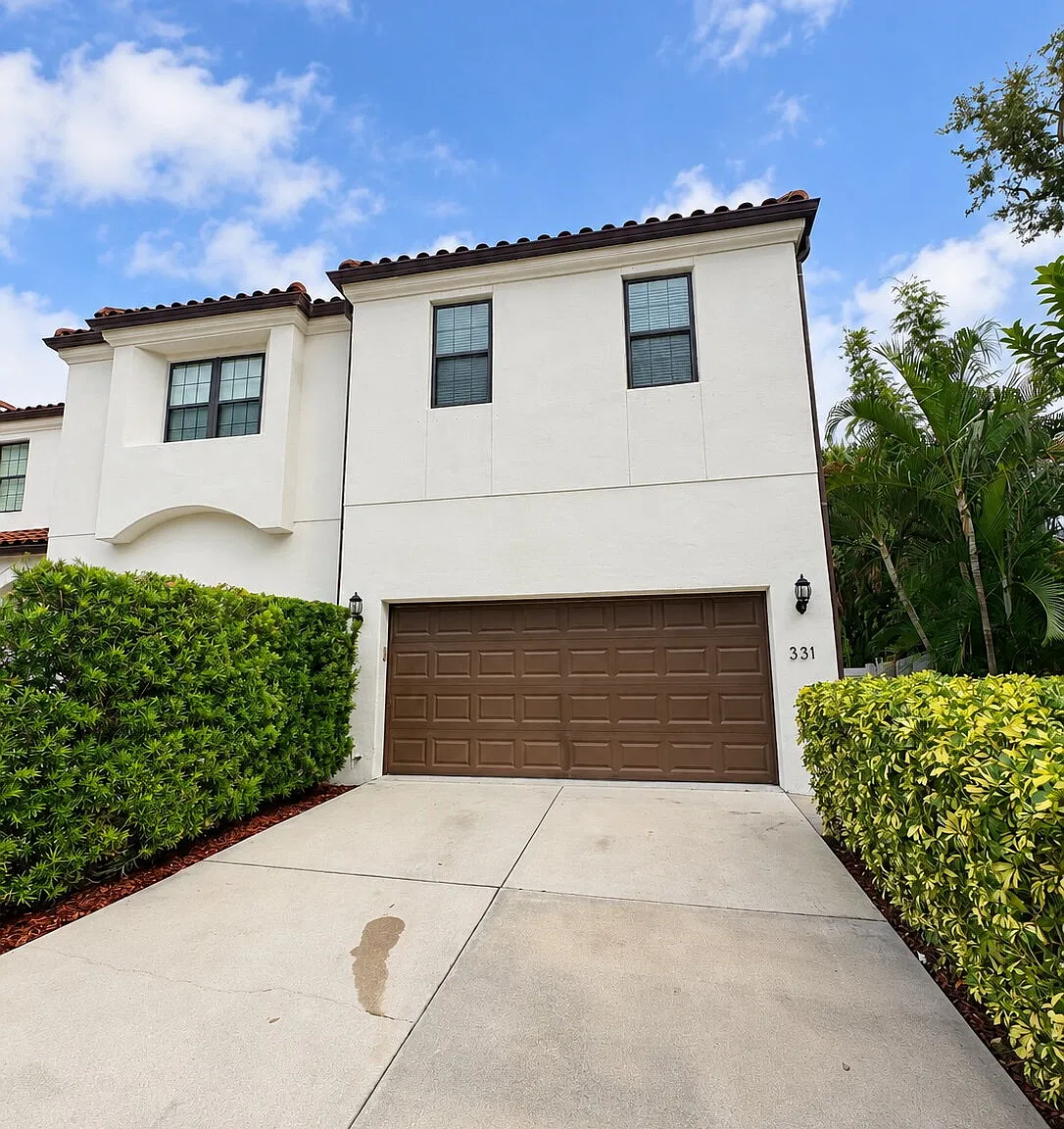 3 bed, 2.5 bath, 1706 sqft, $3,400 — Photo 1