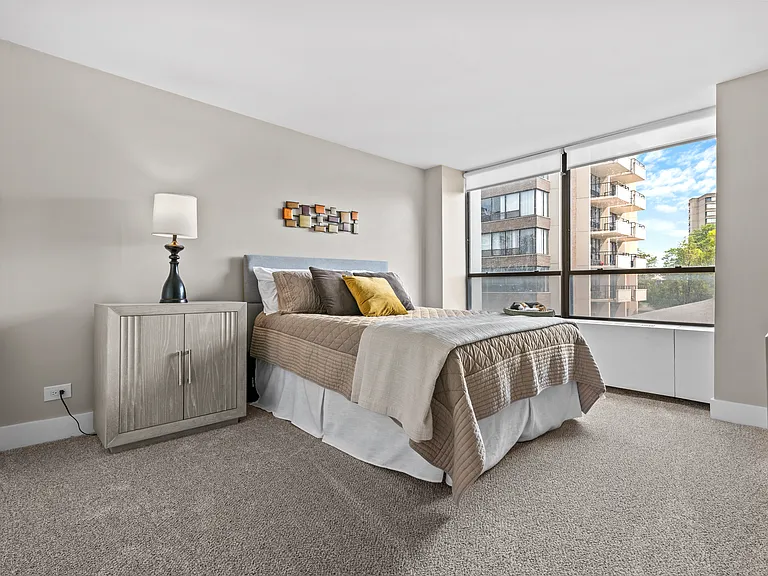 North Park Towers — Photo 18