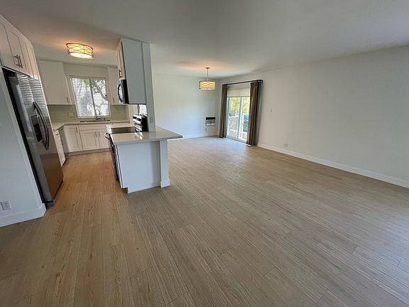2nd image of 1950 Pelham Ave APT 1