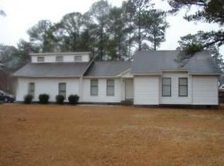 13001 Stratford Dr, Laurinburg, NC 28352