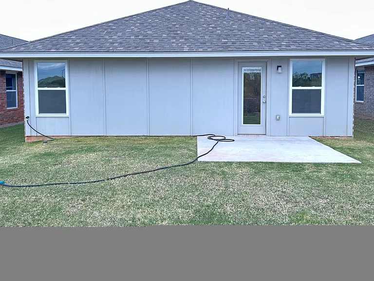 2824 NW 195th St — Photo 10