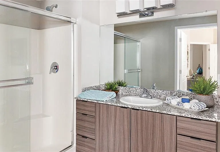 Avari Modern Apartments — Photo 21