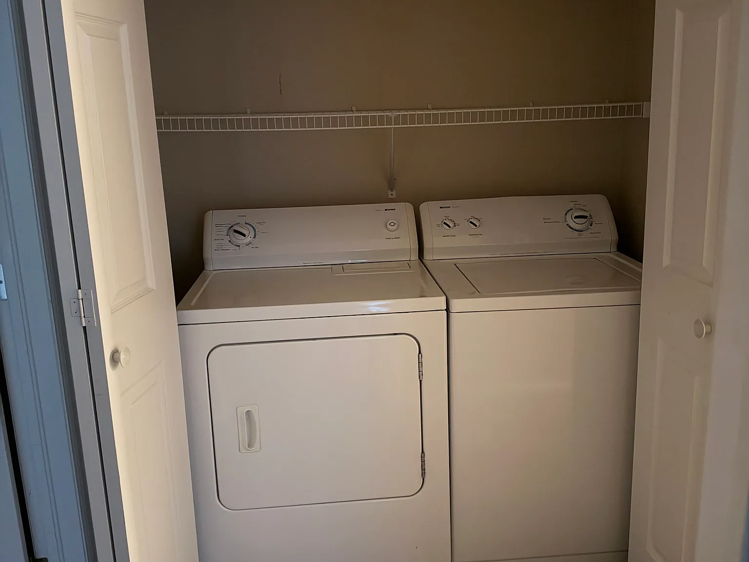 2 bed, 1180 sqft, $2,100 — Photo 3