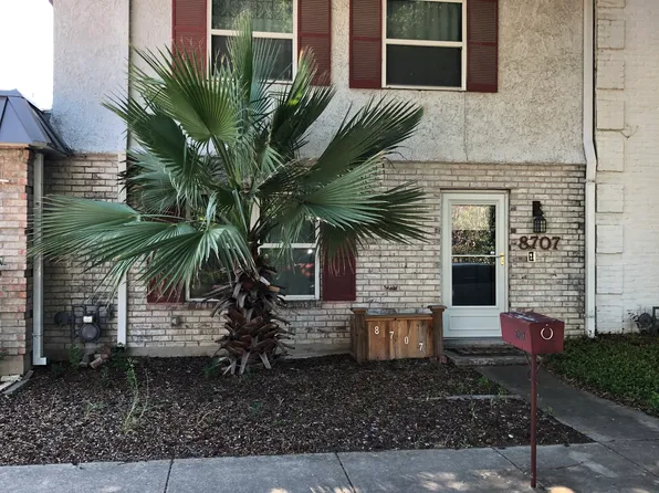 8707 Tradewind Dr, Windcrest, TX 78239
