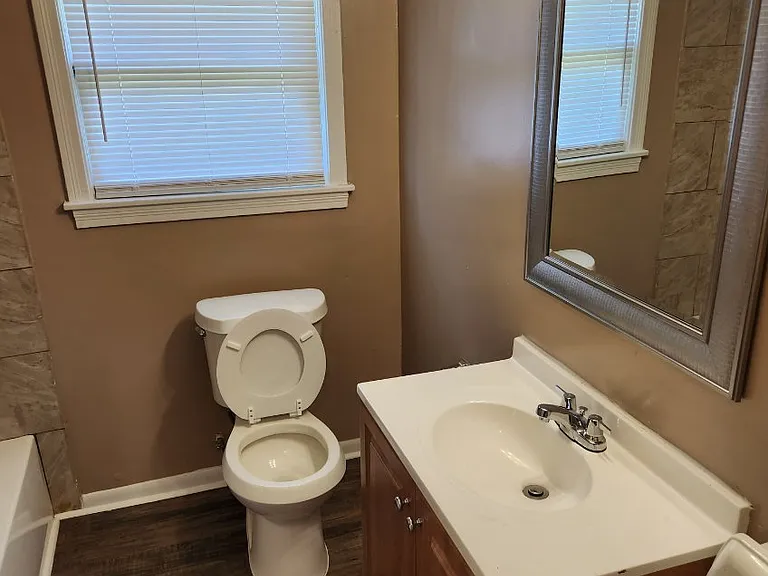 2420 Hayes Ln — Photo 6