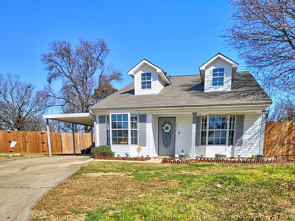 2nd image of 4216 Savannah Cir
