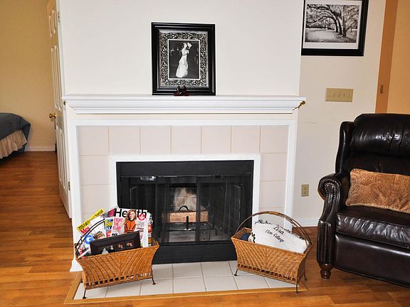 4th image of 1600 Long Grove Dr Unit 1123