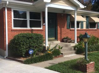 6206 Van Ct, Louisville, KY 40291