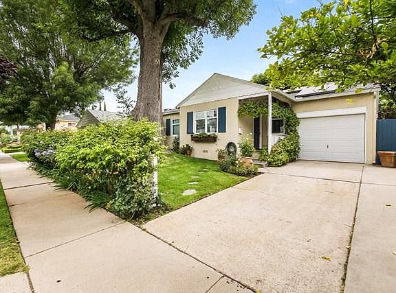 2nd image of 5728 Hesperia Ave