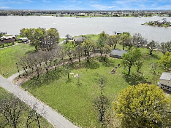 3rd image of 2110 Beavers Point