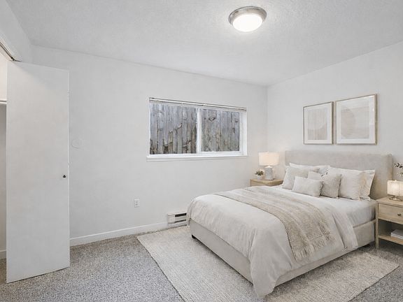 4th image of 13925 SW Allen Blvd #59