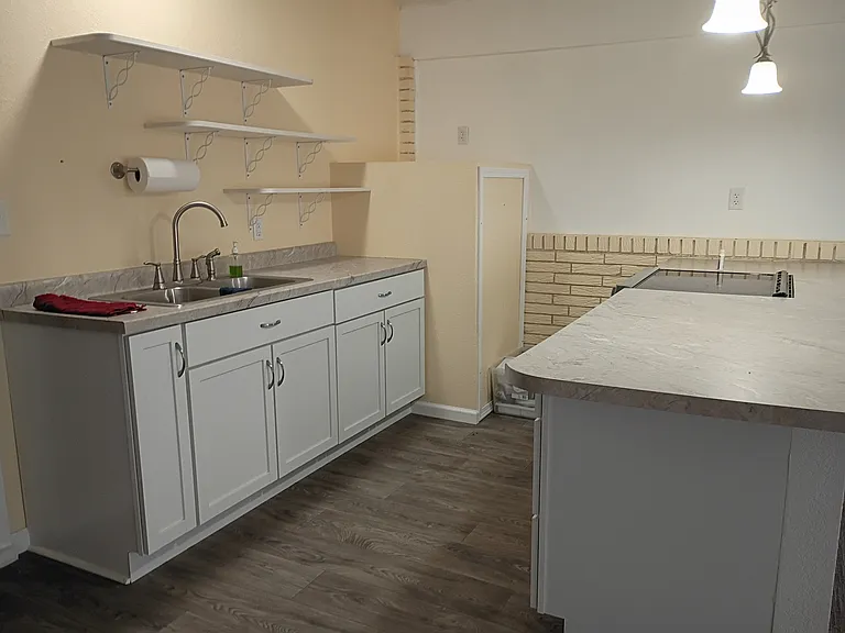 1118 S Main Ave — Photo 1
