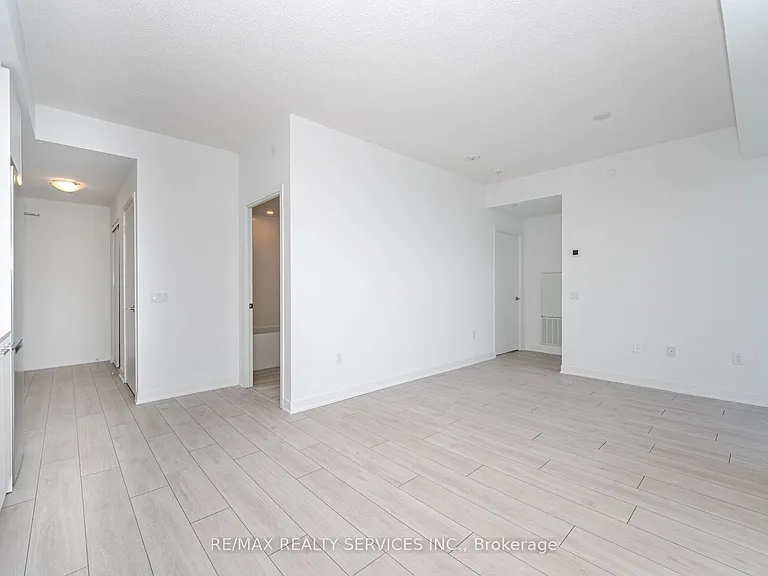 Malta Ave — Photo 13