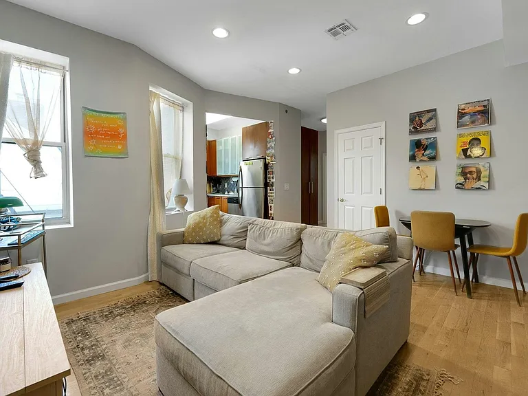 42 Prospect St #3C — Photo 2