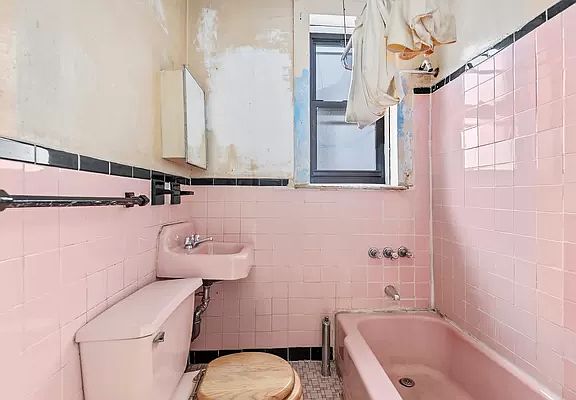 4th image of 673 Vanderbilt Ave #2D