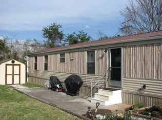 1735 Savannah Ln, Louisville, TN 37777