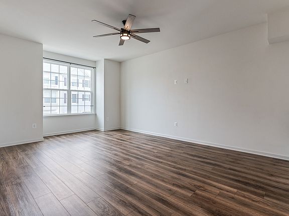 3rd image of 10216 Egret Ct