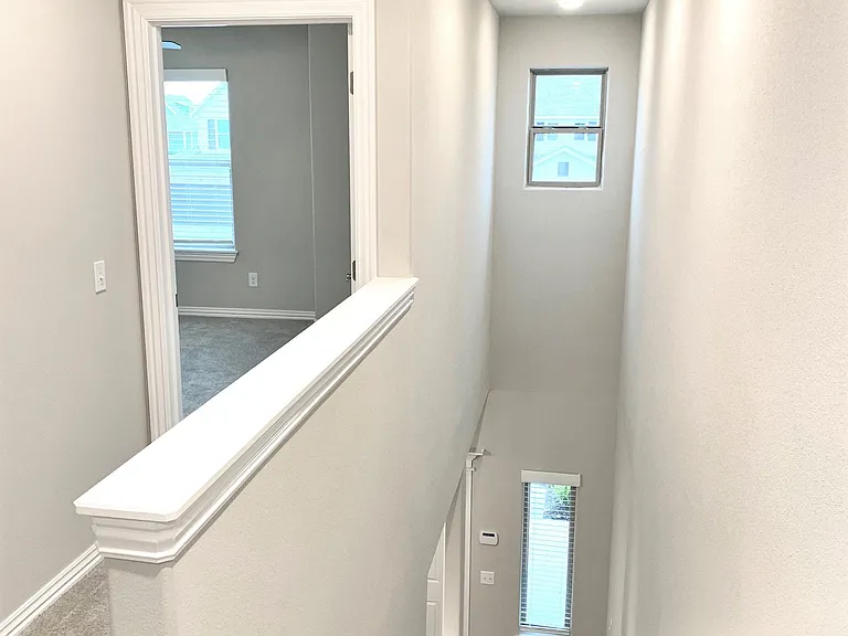B1 (1-car) Stairs