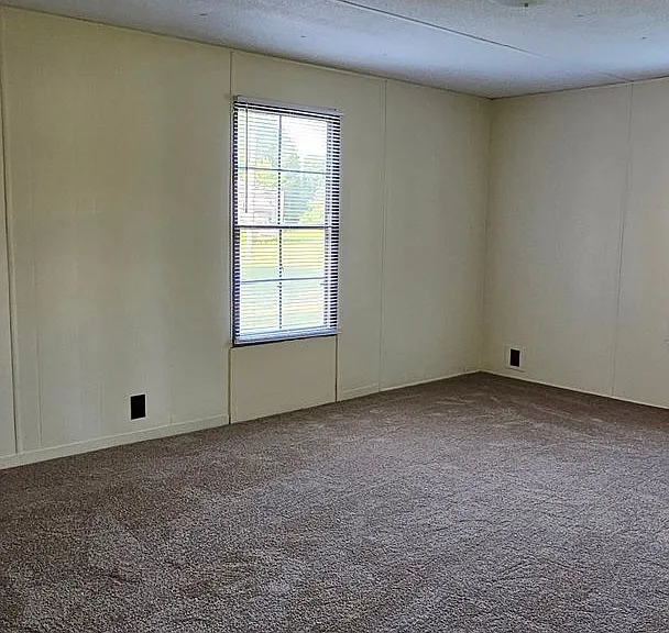 108 Davis Rd E — Photo 11