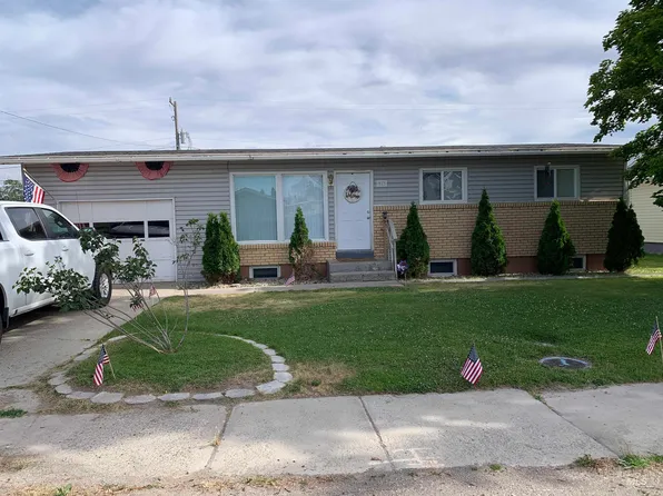 917 15th Dr, Rupert, ID 83350