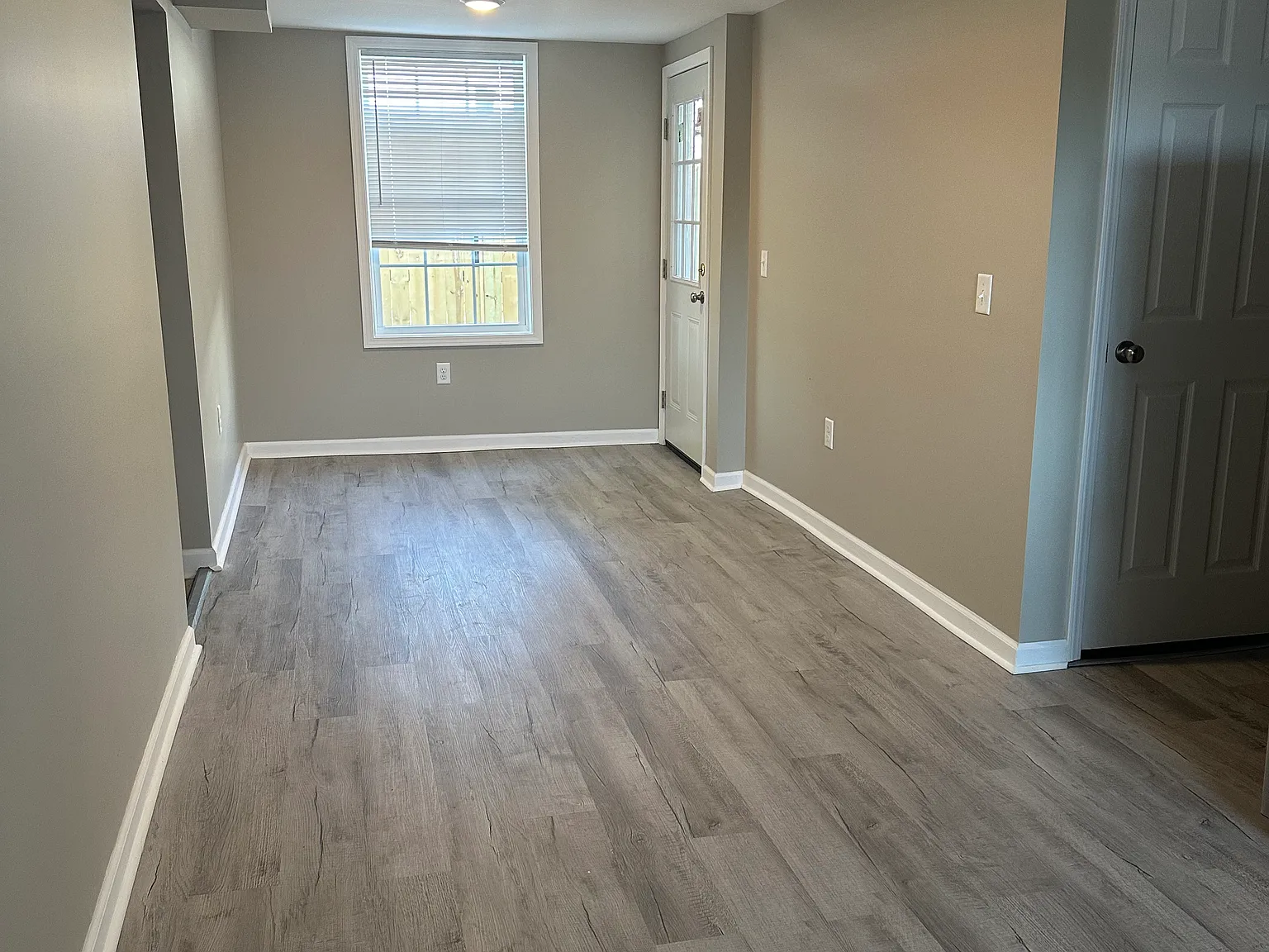 2 bed, 1000 sqft, $1,100 — Photo 3