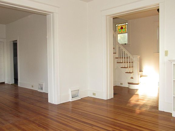 5th image of 153 Green St