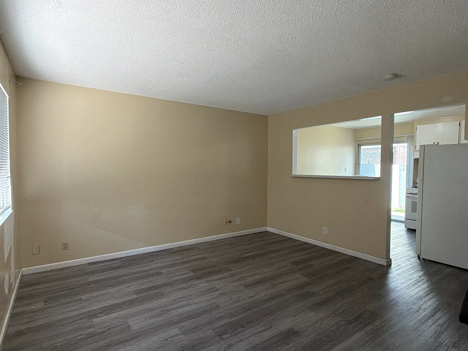 2 bed, 1.5 bath, 800 sqft, $2,595 — Photo 3