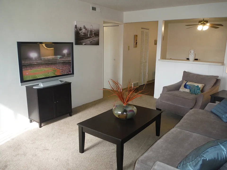 Evergreen Manor Apartments