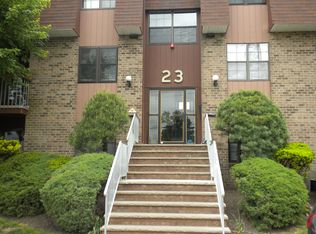 275C Alpine Way, Woodbridge, NJ 07095