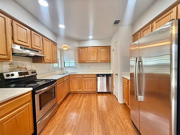 5th image of 11839 Parliament St APT 1422