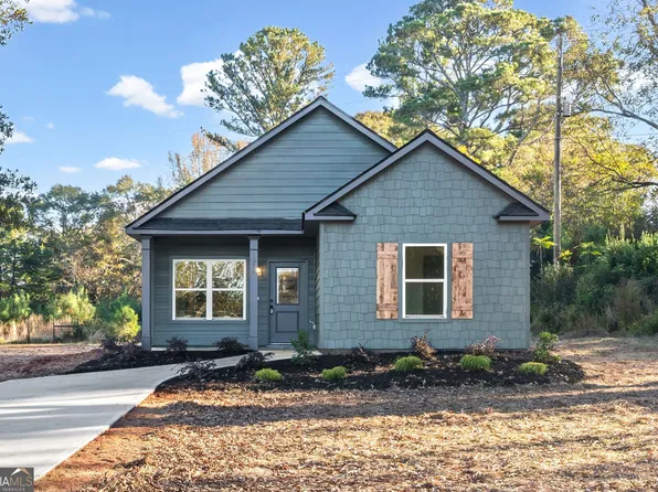1018 E McIntosh Rd, Griffin, GA 30223