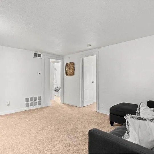 1026 Sycamore St #1/2 — Photo 2