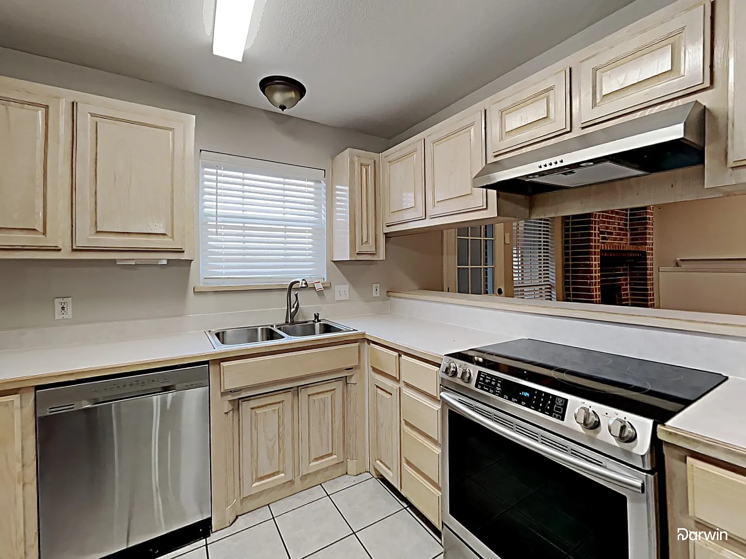 3 bed, 2.0 bath, 1366 sqft, $1,915 — Photo 3
