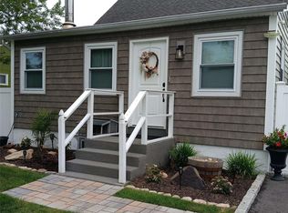 112 Johns Neck Rd, Shirley, NY 11967