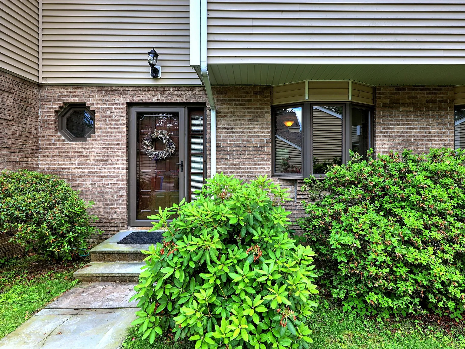 2 bed, 2.5 bath, 1620 sqft, $2,700 — Photo 2