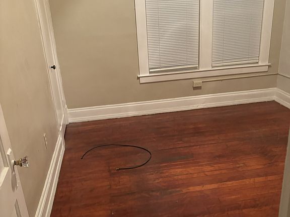 2nd image of 654 E 160th St