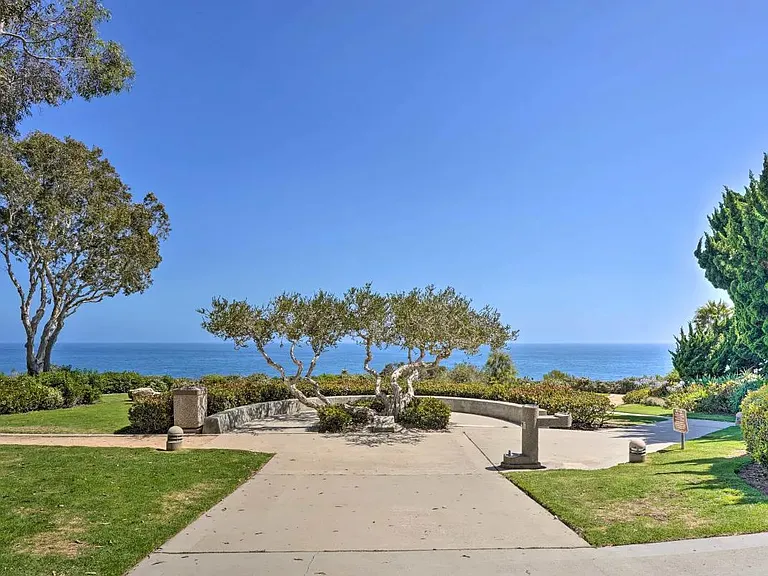 1570 N Coast Hwy #3 — Photo 34
