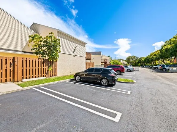 643 Executive Center Drive #Q-102, West Palm Beach, FL 33401