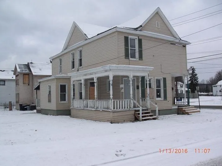 400 Jefferson St photo 1