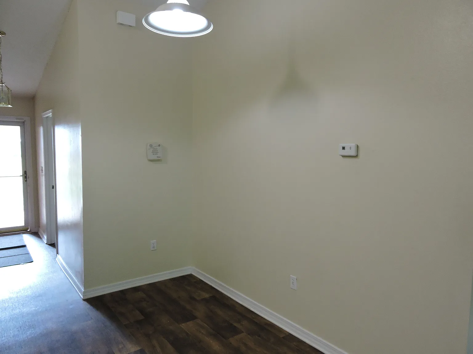 4 bed, 2.0 bath, 1284 sqft, $1,700 — Photo 4