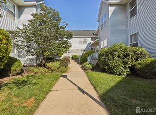 220 Bexley Ln, Piscataway, NJ 08854