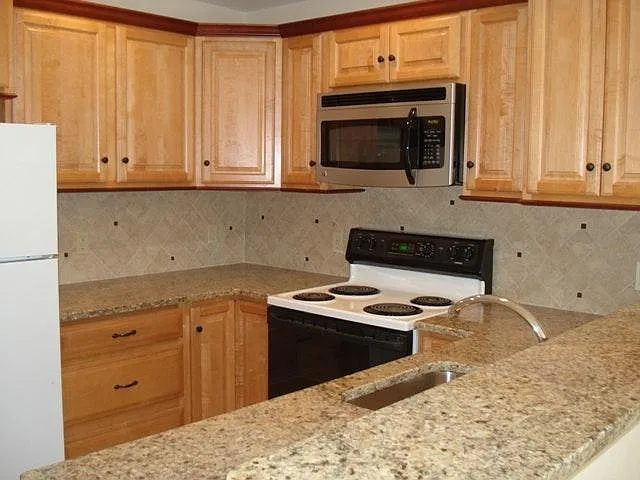 Kitchen with Bar Counter
