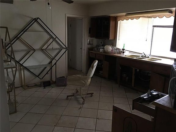 4th image of 10213 Byway Dr