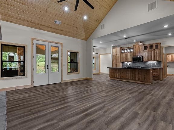 4th image of 22842 Carlton Dr