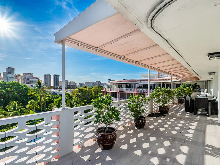 315 S Lake Dr #Penthouse D-33480 — Photo 3
